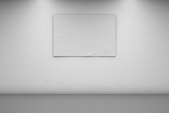 Banni?re vide 2 x 3 sur un mur blanc Banni?re horizontale dans une salle vide 3d rendu, vue de face illustration libre de droits Banni?re vide 2 x 3 sur un mur blanc Banni?re horizontale dans une salle vide 3d rendu, vue de face illustration libre de droits