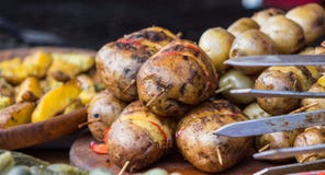 Barbecue de pomme de terre de rôti Photographie stock libre de droits Barbecue de pomme de terre de rôti Photographie stock libre de droits
