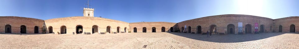 BARCELONE - 11 MAI 2018 : Vue panoramique de château de Montjuic Ci photographie stock libre de droits BARCELONE - 11 MAI 2018 : Vue panoramique de château de Montjuic Ci photographie stock libre de droits