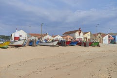 Barcos de pesca na praia imagens de stock Barcos de pesca na praia imagens de stock