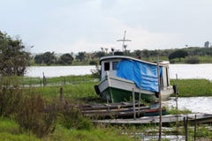 Barcos típicos de Amazonas, río Solimões, el municipio de Iranduba imagenes de archivo Barcos típicos de Amazonas, río Solimões, el municipio de Iranduba imagenes de archivo