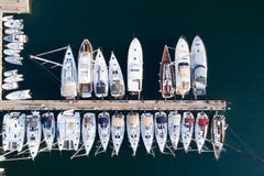 Barcos y yates en el puerto deportivo de Portisco, Cerdeña fotografía de archivo libre de regalías Barcos y yates en el puerto deportivo de Portisco, Cerdeña fotografía de archivo libre de regalías