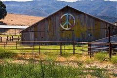 Barn With Multicolored Peace Sign Royalty Free Stock Photography