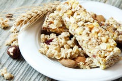 Barras dos cereais de Muesli fotos de stock Barras dos cereais de Muesli fotos de stock