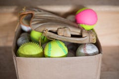 Baseballs en honkbalhandschoen stock foto's Baseballs en honkbalhandschoen stock foto's