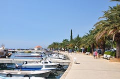 Baska Voda, Κροατία †«στις 22 Αυγούστου 2015: Θαλάσσιο λιμάνι μαρινών Voda Baska με τα ναυτικά γιοτ στοκ εικόνες Baska Voda, Κροατία †«στις 22 Αυγούστου 2015: Θαλάσσιο λιμάνι μαρινών Voda Baska με τα ναυτικά γιοτ στοκ εικόνες