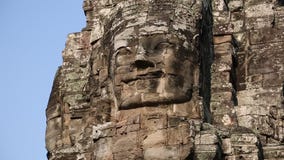 Basrelief av framsidan i Bayon - forntida en khmertempel i det Angkor Thom tempelkomplexet, Cambodja Basrelief av framsidan i Bayon - forntida en khmertempel i det Angkor Thom tempelkomplexet, Cambodja