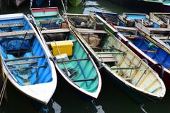 Bateaux dans le pilier photographie stock libre de droits Bateaux dans le pilier photographie stock libre de droits