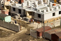 Bau eines mehrstöckigen Gebäudes in Ulyanovsk lizenzfreie stockfotografie Bau eines mehrstöckigen Gebäudes in Ulyanovsk lizenzfreie stockfotografie
