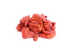 Baya de Goji Un montón de las bayas del goji aisladas en un fondo blanco La baya de Goji es hierba china fotos de archivo libres de regalías Baya de Goji Un montón de las bayas del goji aisladas en un fondo blanco La baya de Goji es hierba china fotos de archivo libres de regalías