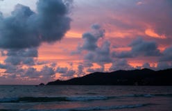 Beau coucher du soleil au-dessus de la mer image stock Beau coucher du soleil au-dessus de la mer image stock