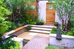 beau jardin photos stock beau jardin photos stock