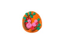 Beau modèle, argile de pâte à modeler d'oeuf de pâques, pâte de fleur image libre de droits Beau modèle, argile de pâte à modeler d'oeuf de pâques, pâte de fleur image libre de droits