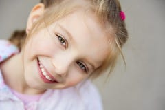 Beau plan rapproché de fille de liitle photographie stock Beau plan rapproché de fille de liitle photographie stock