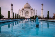 Beautiful view with long exposure of the famous Taj Mahal mausoleum in Agra, Uttar Pradesh, India, in the late afternoon light stock image Beautiful view with long exposure of the famous Taj Mahal mausoleum in Agra, Uttar Pradesh, India, in the late afternoon light stock image