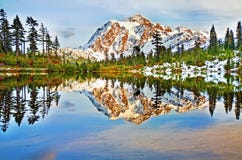 A beautiful View near Mt Shuksan stock photography A beautiful View near Mt Shuksan stock photography