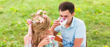 https://thumbs.dreamstime.com/t/beautiful-young-couple-having-picnic-countryside-happy-family-outdoor-smiling-man-woman-relaxing-park-relationships-94094078.jpg