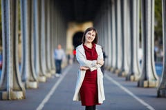 https://thumbs.dreamstime.com/t/beautiful-young-woman-paris-bir-hakeim-bridge-young-woman-paris-bir-hakeim-bridge-103201375.jpg