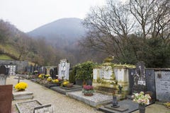 Begravnings- arkitektur i den Lugano kyrkog?rden arkivbild Begravnings- arkitektur i den Lugano kyrkog?rden arkivbild