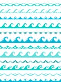 Beiras da onda do mar Vetor horizontal do quadro dos elementos de superfície ondulados sem emenda da silhueta do respingo da água ilustração stock Beiras da onda do mar Vetor horizontal do quadro dos elementos de superfície ondulados sem emenda da silhueta do respingo da água ilustração stock