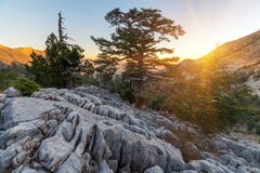 Bel horizontal d'été dans les montagnes Secteur de Kemer, province d'Antalya, Turquie photographie stock libre de droits Bel horizontal d'été dans les montagnes Secteur de Kemer, province d'Antalya, Turquie photographie stock libre de droits