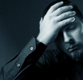 belastat barn för affärshuvudvärk bara man arkivfoton belastat barn för affärshuvudvärk bara man arkivfoton