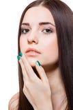 Bella giovane donna sensuale con le spalle nude fotografia stock libera da diritti Bella giovane donna sensuale con le spalle nude fotografia stock libera da diritti