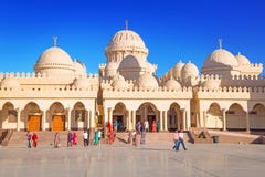 Belle architecture de Hurghada Marina Mosque en Egypte photo libre de droits Belle architecture de Hurghada Marina Mosque en Egypte photo libre de droits