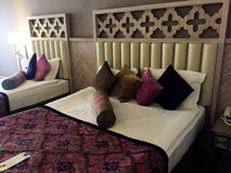 Belle et confortable chambre d'hôtel photos stock Belle et confortable chambre d'hôtel photos stock
