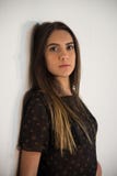 Belle femme de visage de brune de fille d'élégance de sensualité Pose d'I photos libres de droits Belle femme de visage de brune de fille d'élégance de sensualité Pose d'I photos libres de droits