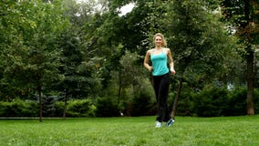 Belle formation de modèle de sport de jeunes et de forme physique banque de vidéos Belle formation de modèle de sport de jeunes et de forme physique banque de vidéos