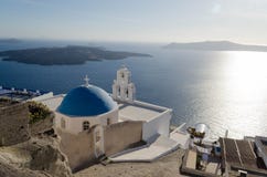 Belle viste dalla chiesa di Fira fotografie stock libere da diritti Belle viste dalla chiesa di Fira fotografie stock libere da diritti