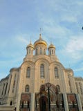 Belle église avec les dômes d'or à Moscou image libre de droits Belle église avec les dômes d'or à Moscou image libre de droits
