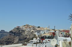 Belles vues du sommet de Fira sur l'île de Santorini Voyage, croisières, architecture, paysages photos libres de droits Belles vues du sommet de Fira sur l'île de Santorini Voyage, croisières, architecture, paysages photos libres de droits