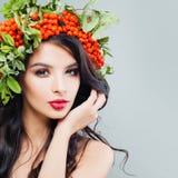 Belleza natural Mujer joven linda con maquillaje imágenes de archivo libres de regalías Belleza natural Mujer joven linda con maquillaje imágenes de archivo libres de regalías