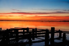 Bello tramonto sul fiume Parana in Entre Rios, Argentina, Sudamerica fotografia stock Bello tramonto sul fiume Parana in Entre Rios, Argentina, Sudamerica fotografia stock