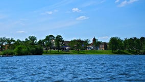 Bemidji, Минесота от шлюпки на озере Bemidji стоковая фотография rf Bemidji, Минесота от шлюпки на озере Bemidji стоковая фотография rf