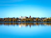 Bemidji, отражение Минесоты увидено через озеро Ирвинга на спокойный солнечный день стоковые фото Bemidji, отражение Минесоты увидено через озеро Ирвинга на спокойный солнечный день стоковые фото