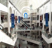 Bentalls-Einkaufszentrum in Kingston nach Themse stockbild Bentalls-Einkaufszentrum in Kingston nach Themse stockbild