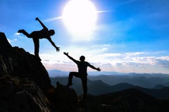 Bergsteigen und Handreichung stockbilder Bergsteigen und Handreichung stockbilder