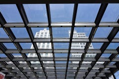 berlin 06/14/2018 Basztowi budynki widzieć od szkło dachu obrazy stock berlin 06/14/2018 Basztowi budynki widzieć od szkło dachu obrazy stock