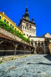 Beroemde klokketoren in historisch Sighisoara-stadscentrum, Transsylvanië, Roemenië royalty-vrije stock afbeelding Beroemde klokketoren in historisch Sighisoara-stadscentrum, Transsylvanië, Roemenië royalty-vrije stock afbeelding