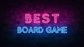 Beste boardgames Leuchtreklame, großer Entwurf zu irgendwelchen Zwecken 3d ?bertragen Moderne Auslegung Retro- Emblem-Design Schl stock abbildung Beste boardgames Leuchtreklame, großer Entwurf zu irgendwelchen Zwecken 3d ?bertragen Moderne Auslegung Retro- Emblem-Design Schl stock abbildung