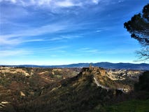 Betoverende landschap en Civita Di Bagnoregio stad royalty-vrije stock foto's Betoverende landschap en Civita Di Bagnoregio stad royalty-vrije stock foto's