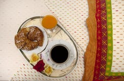 Bettfrühstück lizenzfreie stockbilder Bettfrühstück lizenzfreie stockbilder