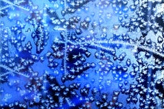 Bevroren de wintervenster, glas met ijzige patronen, rijptextuur, sneeuwvlokken, Nieuwjaar of Kerstmisornament voor banner stock afbeelding Bevroren de wintervenster, glas met ijzige patronen, rijptextuur, sneeuwvlokken, Nieuwjaar of Kerstmisornament voor banner stock afbeelding