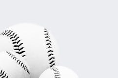Biały tło z stosem odosobneni baseballe zdjęcie stock Biały tło z stosem odosobneni baseballe zdjęcie stock