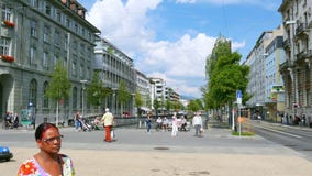 BIEL/BIENNE - ΕΛΒΕΤΙΑ, ΤΟΝ ΑΎΓΟΥΣΤΟ ΤΟΥ 2015: καθημερινή ζωή οδών φιλμ μικρού μήκους BIEL/BIENNE - ΕΛΒΕΤΙΑ, ΤΟΝ ΑΎΓΟΥΣΤΟ ΤΟΥ 2015: καθημερινή ζωή οδών φιλμ μικρού μήκους