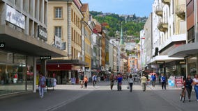 BIEL/BIENNE - ΕΛΒΕΤΙΑ, ΤΟΝ ΑΎΓΟΥΣΤΟ ΤΟΥ 2015: στο κέντρο της πόλης ελβετική άποψη οδών απόθεμα βίντεο BIEL/BIENNE - ΕΛΒΕΤΙΑ, ΤΟΝ ΑΎΓΟΥΣΤΟ ΤΟΥ 2015: στο κέντρο της πόλης ελβετική άποψη οδών απόθεμα βίντεο