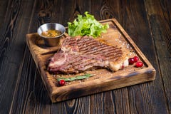 Bife com vegetais imagem de stock royalty free Bife com vegetais imagem de stock royalty free